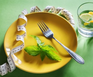 diet-yellow-plate-with-centimeter_24558-173
